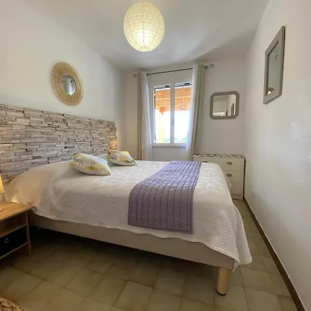 Charlotte De Charme 2 A 6 Personnes * Cargese